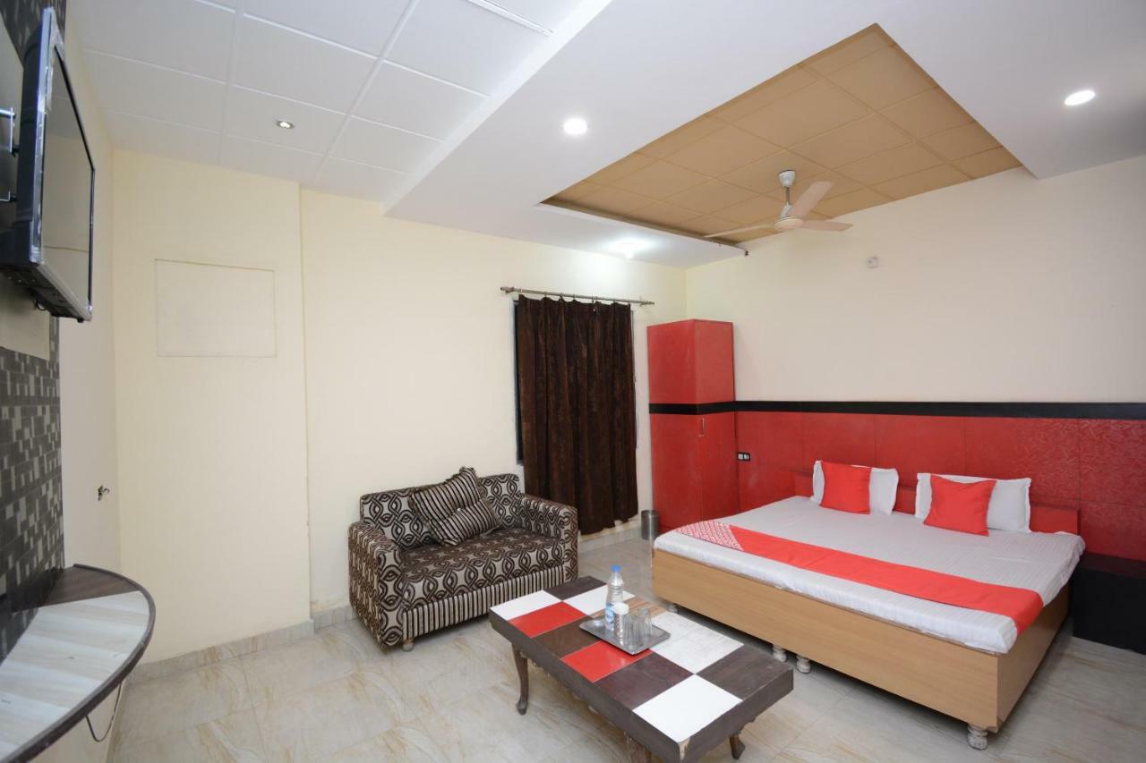 Oyo 29852 Hotel Golden View Abadpura Eksteriør bilde