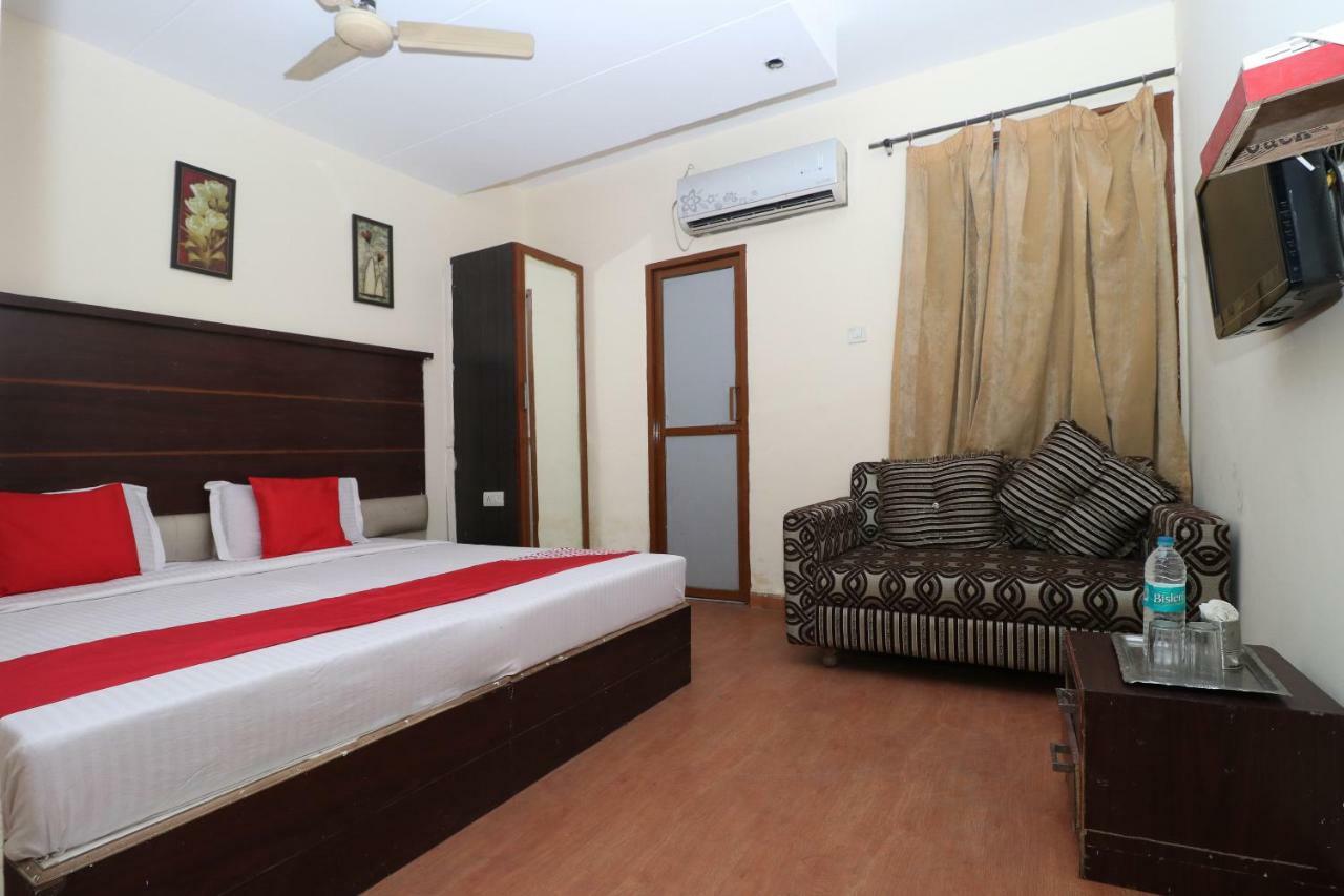 Oyo 29852 Hotel Golden View Abadpura Eksteriør bilde
